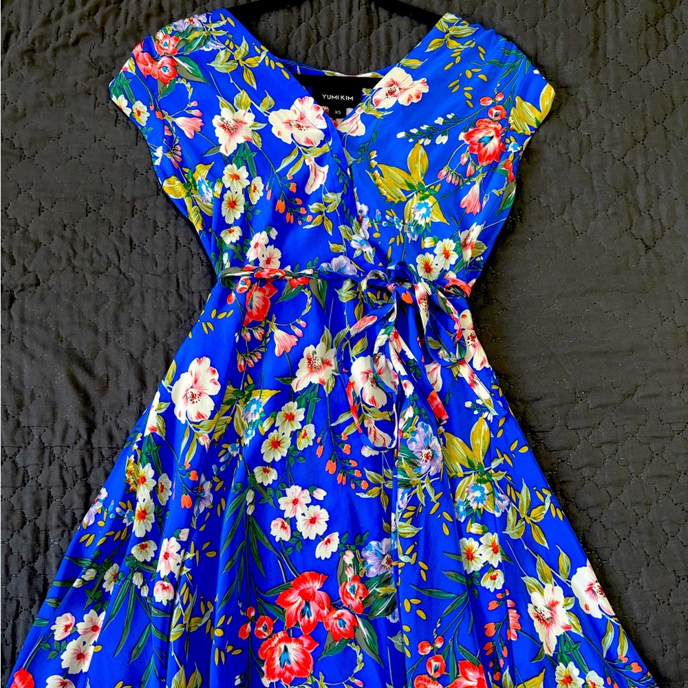 Yumi Kim NWOT Silk Wrap Dress Small Blue & Floral Print Lightweight
